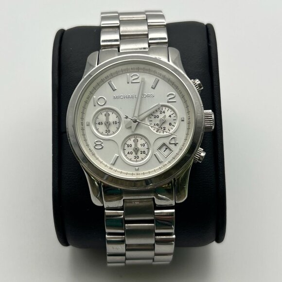 MICHAEL KORS Chronograph Silver MK5076 Ladies Watch Extra Links & Working - Picture 1 of 11